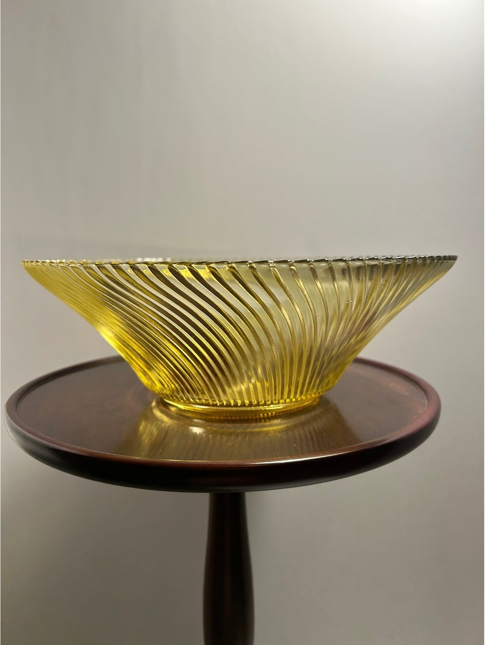 Federal Yellow Depression Glass Diana Swirl Pattern Large Bowl